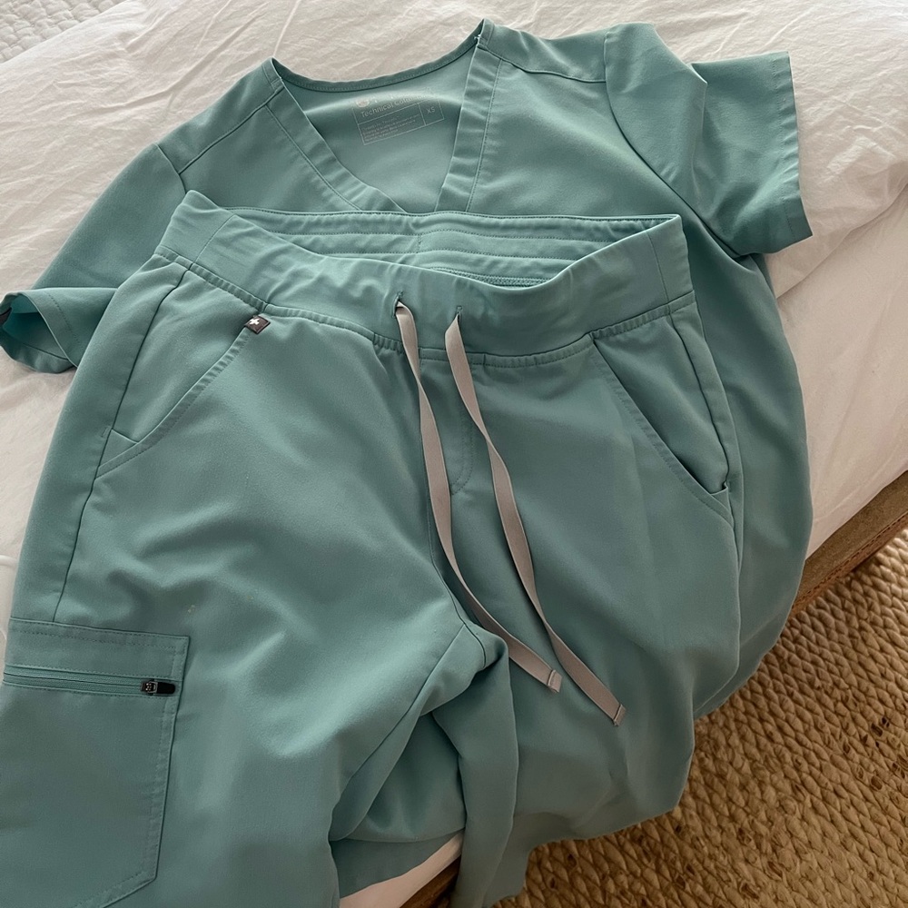 Figs Teal Scrub Set with V-Neck and Drawstring